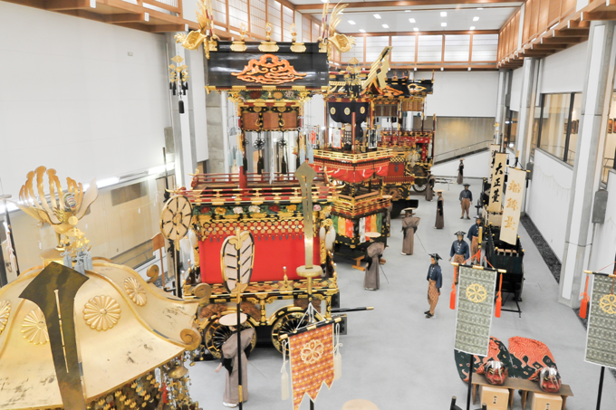 Hall d'exposition des chars du festival de Takayama (photo)