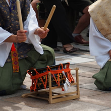 Classe d'initiation aux arts scéniques traditionnels japonais (photo)