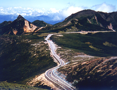Ouverture du mont Norikura aux alpinistes - Ouverture de la route de montagne Norikura (photo)