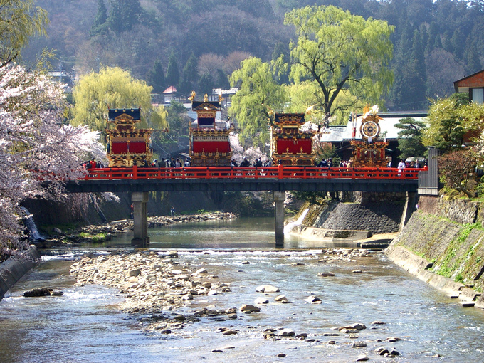 春之高山祭的照片