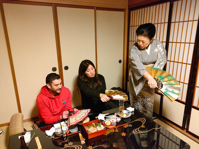 MAMIYO-san /傳統的日本宴會娛樂體驗(photo)
